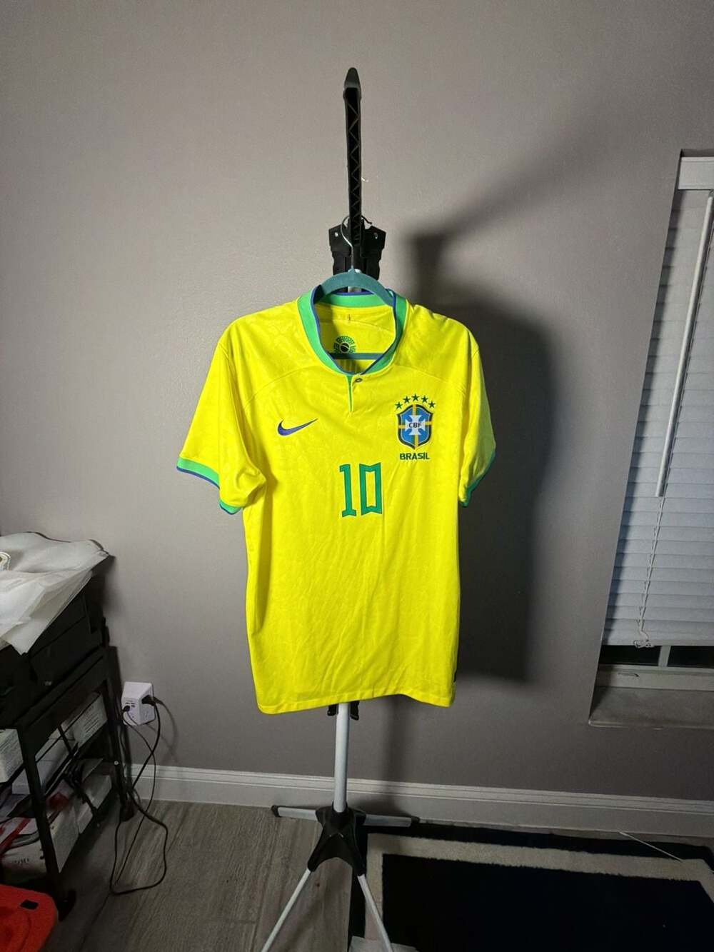 Nike Brazil Neymar Jr 2022-2023 Home Jersey Size XL Yellow